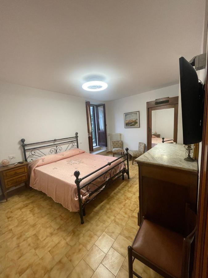B&B Lorenzo Il Magnifico Челано Екстериор снимка