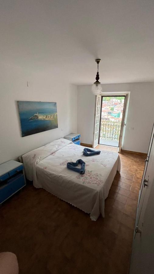 B&B Lorenzo Il Magnifico Челано Екстериор снимка