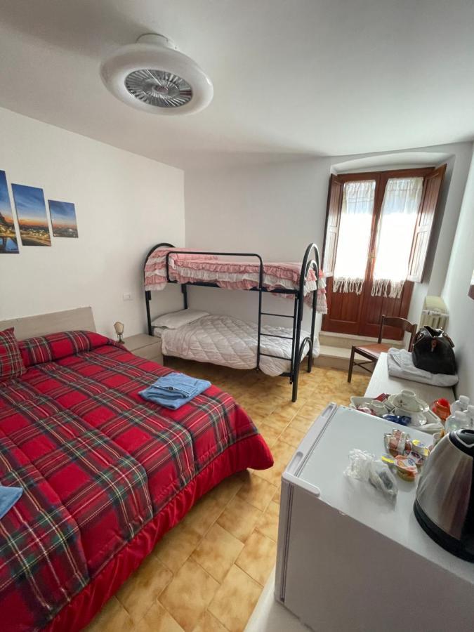 B&B Lorenzo Il Magnifico Челано Екстериор снимка