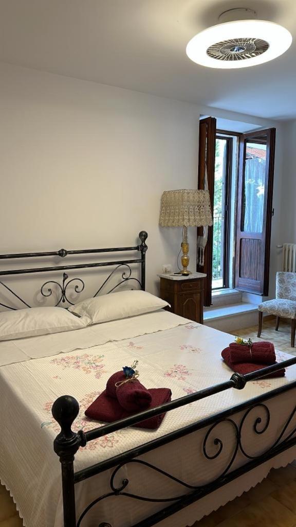 B&B Lorenzo Il Magnifico Челано Екстериор снимка