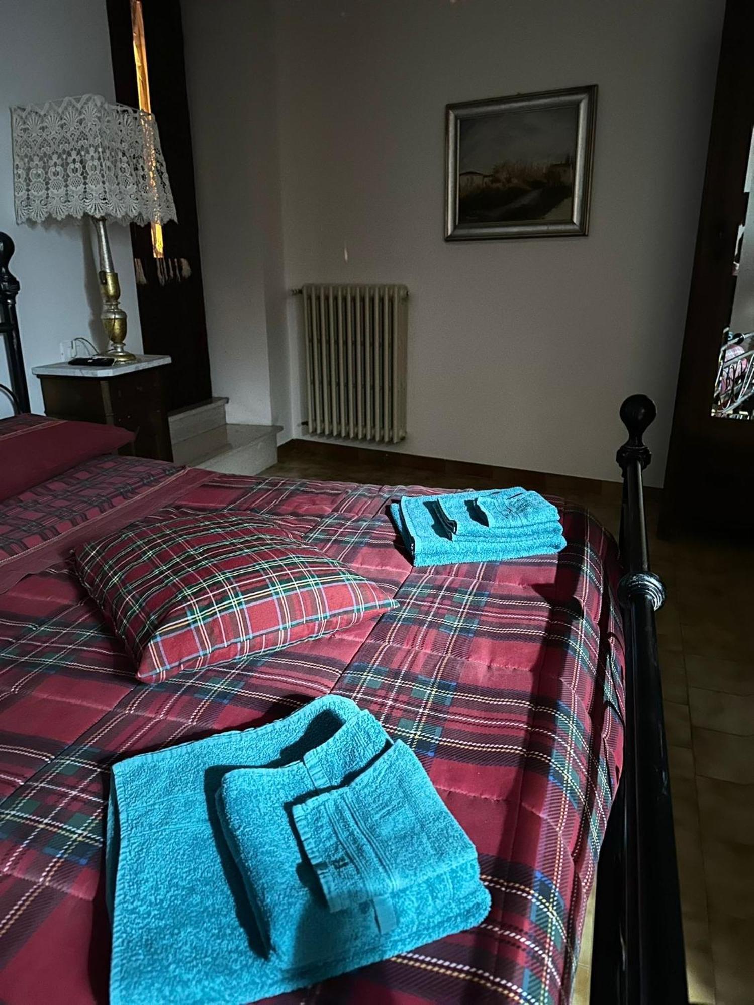B&B Lorenzo Il Magnifico Челано Екстериор снимка